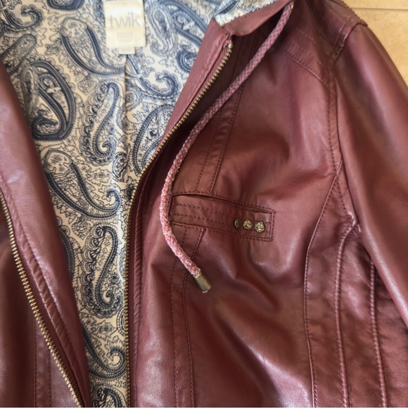 Burgundy leather coat - Picture 4 of 5